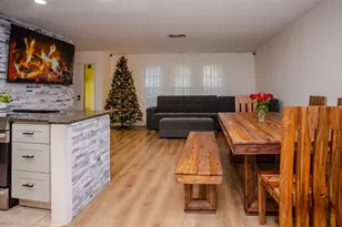 2719 Forest Knoll Dr, Sarasota, FL 34232 - Photo 9