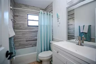 2719 Forest Knoll Dr, Sarasota, FL 34232 - Photo 17