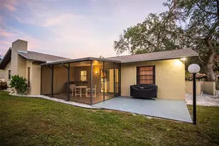 2719 Forest Knoll Dr, Sarasota, FL 34232 - Photo 21