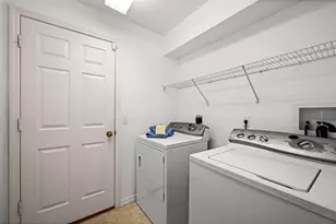 121 NE 11th Terrace, Cape Coral, FL 33909 - Photo 23