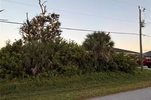 113 Opal Dr, Rotonda West, FL 33947 - Photo 1