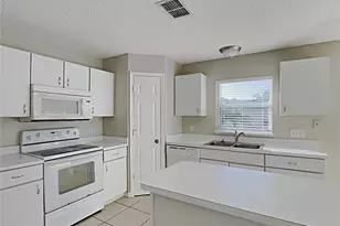 364 Chelmsford Ct, Kissimmee, FL 34758 - Photo 7