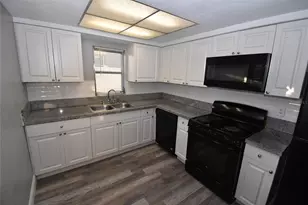 7300 Embassy Blvd, Port Richey, FL 34668 - Photo 7