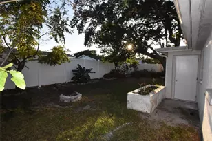 7300 Embassy Blvd, Port Richey, FL 34668 - Photo 19