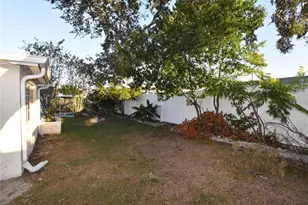 7300 Embassy Blvd, Port Richey, FL 34668 - Photo 15