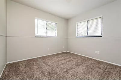 6215 65th Pl E, Palmetto, FL 34221 - Photo 13