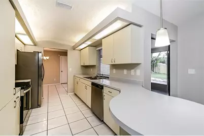 6215 65th Pl E, Palmetto, FL 34221 - Photo 7