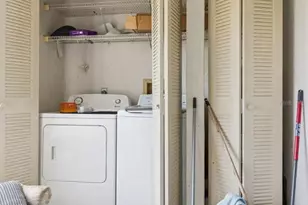 4306 Madeira Ct, Sarasota, FL 34233 - Photo 17