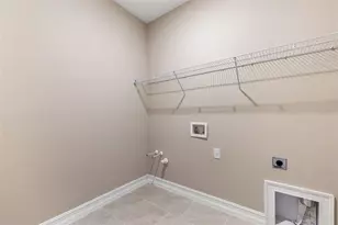 2064 Newcastle Ln, Punta Gorda, FL 33983 - Photo 9