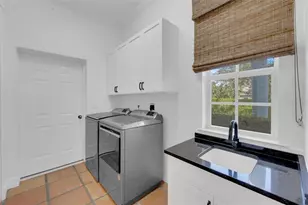 8642 S Lake Cir, Fort Myers, FL 33908 - Photo 33