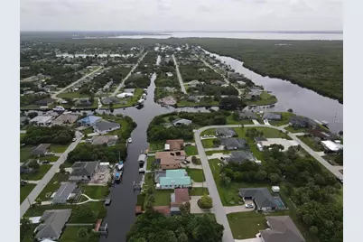 18694 Arapahoe Circle, Port Charlotte, FL 33948 - Photo 7