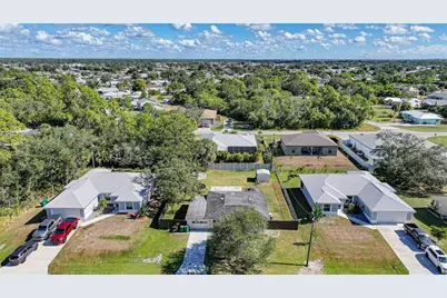 819 Haleybury Street NW, Port Charlotte, FL 33948 - Photo 3