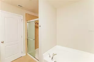 13307 Waterford Castle Dr, Dade City, FL 33525 - Photo 15