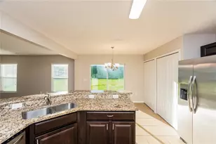 13307 Waterford Castle Dr, Dade City, FL 33525 - Photo 5