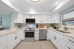 46 Oakland Hills Ct, Rotonda West, FL 33947 - Photo 9