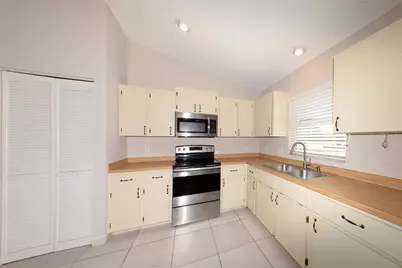 17207 Seashore Avenue, Port Charlotte, FL 33948 - Photo 9