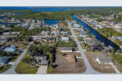 17207 Seashore Avenue, Port Charlotte, FL 33948 - Photo 5