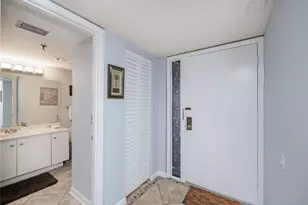 1001 Benjamin Franklin Dr, Sarasota, FL 34236 - Photo 9