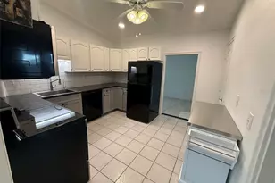 512 Dewhurst St, Port Charlotte, FL 33954 - Photo 3