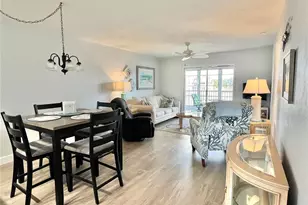 12274 SW Egret Cir, Lake Suzy, FL 34269 - Photo 7