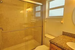 1506 Edgewater Cir, Fort Myers, FL 33919 - Photo 13