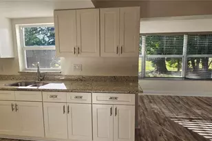 1506 Edgewater Cir, Fort Myers, FL 33919 - Photo 7