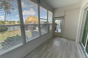 632 Victoria Dr, Cape Coral, FL 33904 - Photo 5