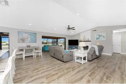 128 Sinclair Street SE, Port Charlotte, FL 33952 - Photo 11