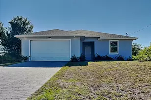 207 Baytree Dr, Rotonda West, FL 33947 - Photo 1