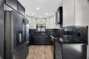 3641 Glen Eagle Dr, Sarasota, FL 34238 - Photo 13