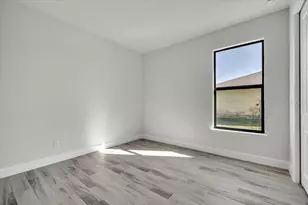 459 NE 2nd Pl, Cape Coral, FL 33909 - Photo 25