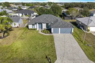 459 NE 2nd Pl, Cape Coral, FL 33909 - Photo 37