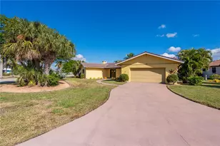 200 Capri Isles Ct, Punta Gorda, FL 33950 - Photo 7