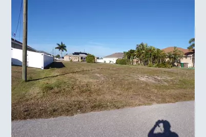 105 NW 9th Terrace, Cape Coral, FL 33993 - Photo 5