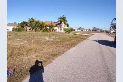 105 NW 9th Terrace, Cape Coral, FL 33993 - Photo 7