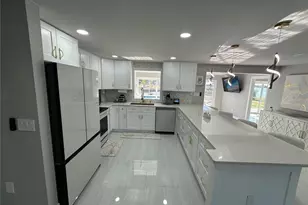 717 Crestview Cir NW, Port Charlotte, FL 33948 - Photo 5