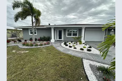 717 Crestview Circle NW, Port Charlotte, FL 33948 - Photo 3