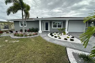 717 Crestview Cir NW, Port Charlotte, FL 33948 - Photo 3