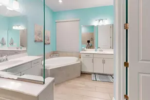 17420 Jadestone Ct, Venice, FL 34293 - Photo 7