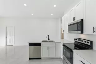 18182 Steele Ave, Port Charlotte, FL 33948 - Photo 9