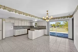 10 Golfview Rd, Rotonda West, FL 33947 - Photo 17