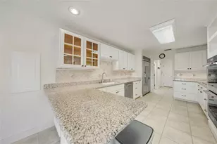 24358 SW Kingsway Cir, Lake Suzy, FL 34269 - Photo 13