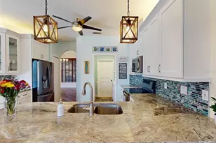 4469 Golden Lake Dr, Sarasota, FL 34233 - Photo 7