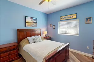 4469 Golden Lake Dr, Sarasota, FL 34233 - Photo 17