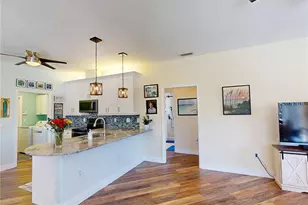 4469 Golden Lake Dr, Sarasota, FL 34233 - Photo 15