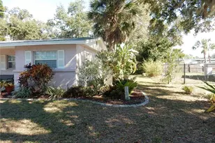 2720 Jay Pl, Sarasota, FL 34235 - Photo 15