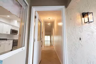 12235 SW Kingsway Cir, Arcadia, FL 34269 - Photo 5