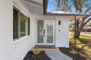 2506 Lakeshore Cir, Port Charlotte, FL 33952 - Photo 7