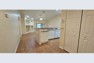 3619 SW Santa Barbara Place #3619, Cape Coral, FL 33914 - Photo 7