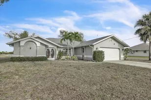 272 Broadmoor Ln, Rotonda West, FL 33947 - Photo 3